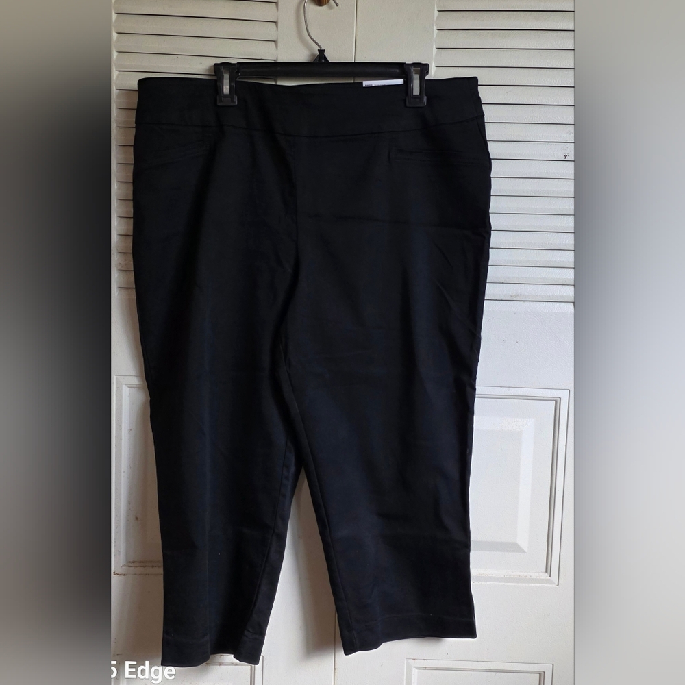 Croft & Barrow The Effortless Stretch Capri  Womens Plus 16W Pull On Black Solid